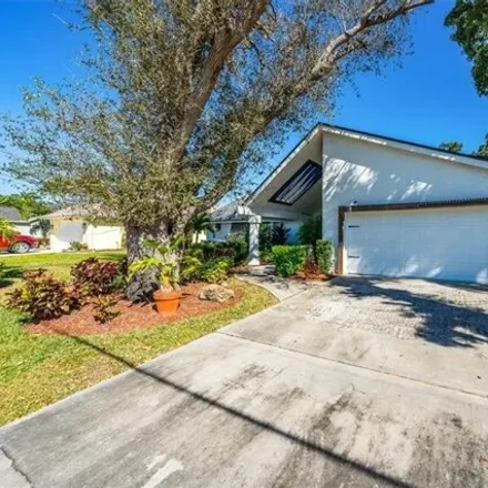 Image 4 - 1345 Southeast 20th Court, Cape Coral, FL 33990, USA - House for sale