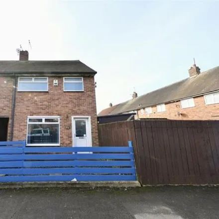 Buy this 3 bed house on Retford Grove in Hull, HU9 5DN