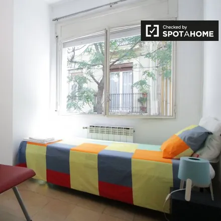 Rent this 3 bed room on Passatge de Maiol in 9, 08013 Barcelona