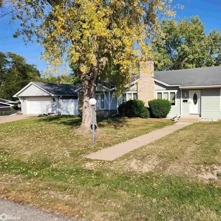 Buy this 3 bed house on 2 Carter Court in Ottumwa, IA 52501