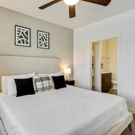 Rent this 1 bed apartment on Draper in UT, 84020