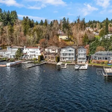 Image 3 - 4279 East Lake Sammamish Shore Lane Southeast, Sammamish, WA 98075, USA - House for sale