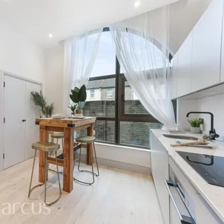 Image 2 - Imperial Court, 40 Station Road, London, SW19 2FX, United Kingdom - Apartment for sale