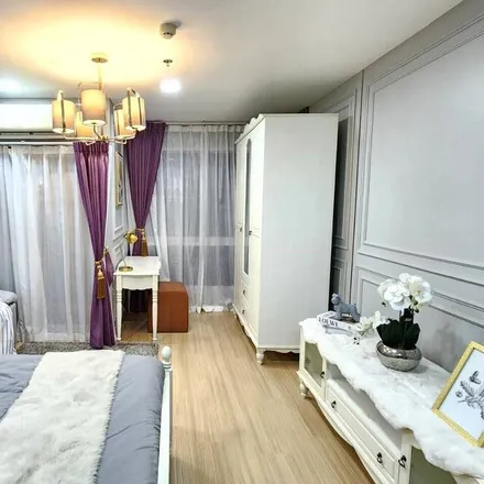 Rent this studio apartment on Talat Phlu
