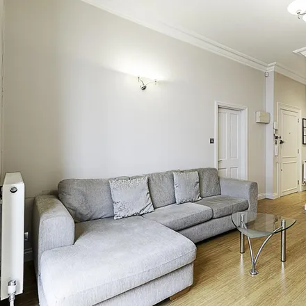 Image 6 - 112 Gloucester Terrace, London, W2 6DX, United Kingdom - Apartment for rent
