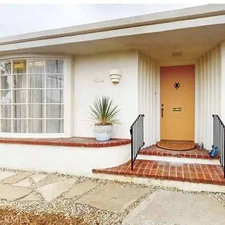 Buy this 3 bed house on 1426 E Roosevelt Rd in Long Beach, California