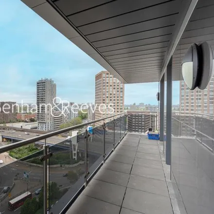 Image 5 - Streamlight Tower, 9 Blackwall Way, London, E14 9DW, United Kingdom - Apartment for rent