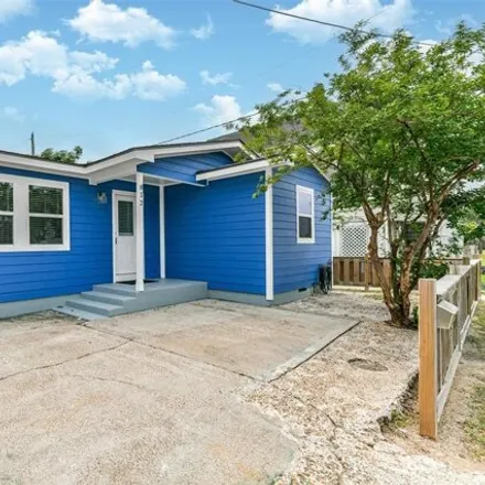 Buy this 3 bed house on 812 38th Street in Galveston, TX 77550