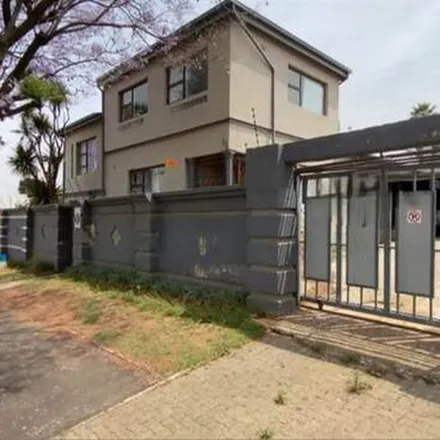 Image 4 - Jamestown Avenue, Crosby, Johannesburg, 2001, South Africa - Apartment for rent