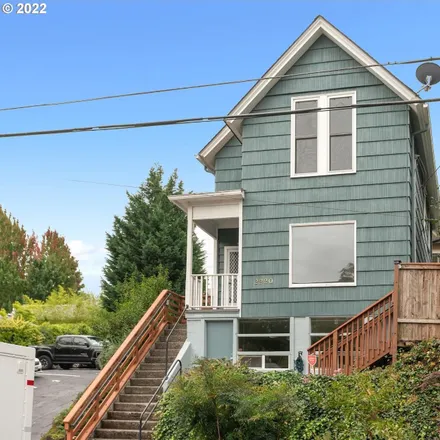 Image 2 - 2220 Southeast Yamhill Street, Portland, OR 97214, USA - House for sale