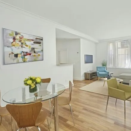 Rent this 2 bed condo on 203 West 81st Street in New York, NY 10024