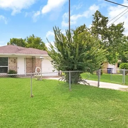 Rent this 3 bed house on 190 South Texas Street in Texas City, TX 77591