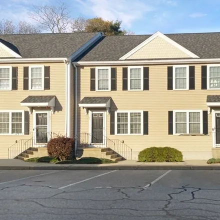 Rent this 2 bed townhouse on 34;36;38;40;42;44;46;48 Boxberry Lane in Rockland, MA 02371