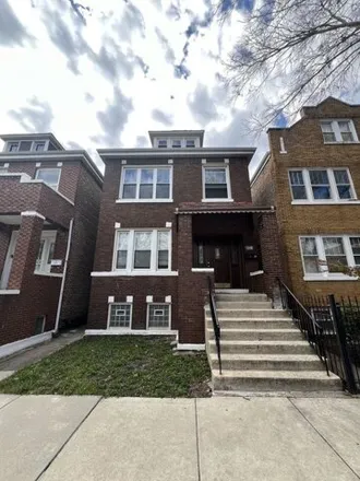 Rent this 3 bed house on 4008 South Talman Avenue in Chicago, IL 60632