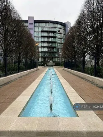 Image 8 - Oswald Building, 374 Queenstown Road, London, SW11 8PP, United Kingdom - Apartment for rent