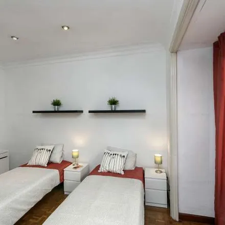 Image 8 - Carrer de Muntaner, 306, 08001 Barcelona, Spain - Apartment for rent