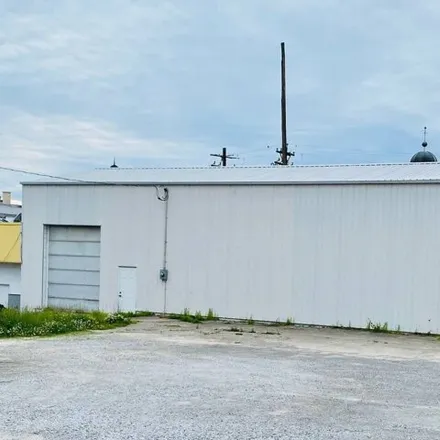 Buy this studio house on 118 East McCord Street in Springfield, KY 40069