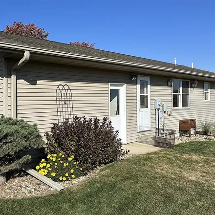 Image 8 - 698 16th Street Southeast, Sioux Center, IA 51250, USA - House for sale