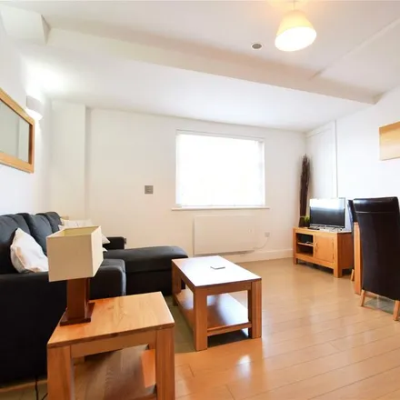 Rent this 2 bed apartment on 179 King's Road in Reading, RG1 4EQ
