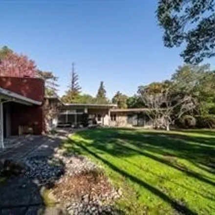 Image 3 - 216 Uplands Drive, Hillsborough, CA 94010, USA - House for sale