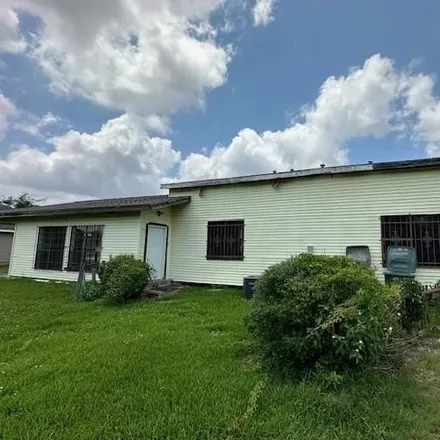 Image 4 - 702 15th St, Lake Charles, Louisiana, 70601 - House for sale