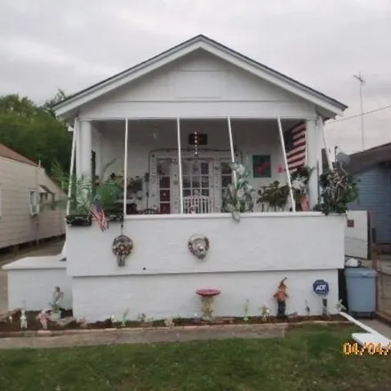 Rent this 3 bed house on 498 Fig Street in Harvey, Jefferson Parish