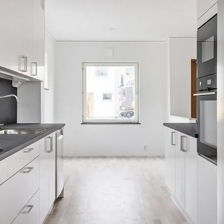 Rent this 5 bed apartment on Sofie Lökviks väg in 443 43 Gråbo, Sweden