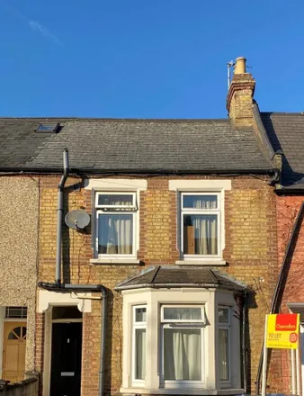 Rent this 6 bed townhouse on 26 Percy Street in Oxford, OX4 3AL
