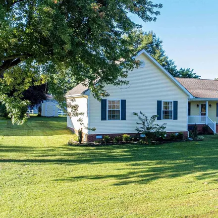 Buy this 4 bed house on 1499 West Broadway Street in Mayfield, KY 42066