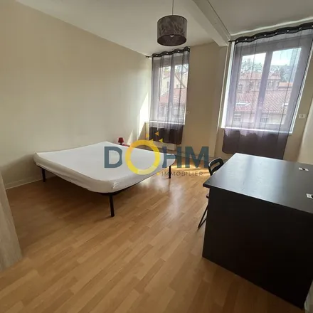 Rent this 4 bed apartment on 3 Place de l'Hôtel de Ville in 42000 Saint-Étienne, France