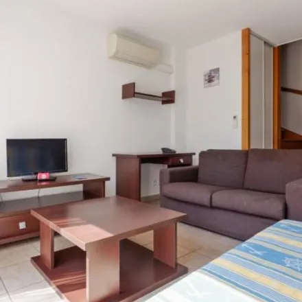 Rent this 3 bed apartment on Appart Hôtel Park & Suites in Boulevard de Léry, 83140 Six-Fours-les-Plages