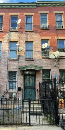 Image 3 - 237 Hart Street, New York, NY 11206, USA - Townhouse for sale