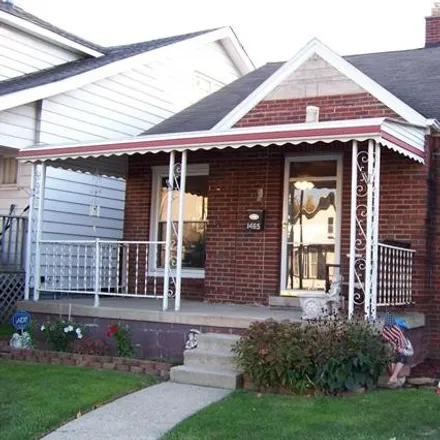 Buy this 3 bed house on 1465 Warwick Avenue in Lincoln Park, MI 48146