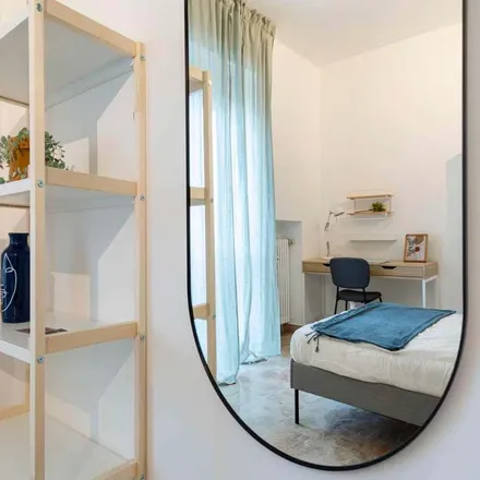 Rent this 5 bed room on Via Valsugana in 20139 Milan MI, Italy