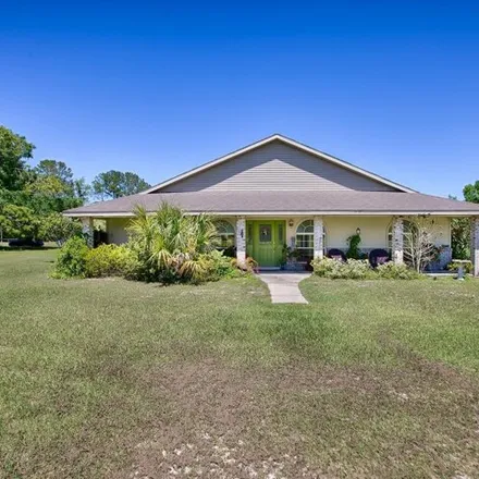 Buy this 4 bed house on Southeast 138th Loop in Marion County, FL 34421