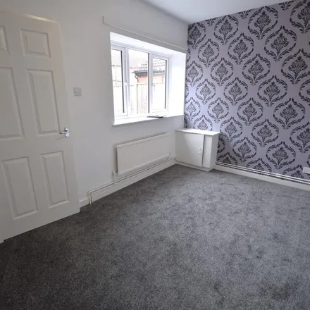 Image 7 - Stanley Road, Stainforth, DN7 5QQ, United Kingdom - Townhouse for rent