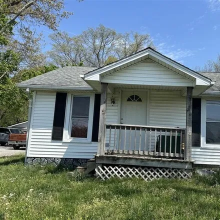 Buy this 2 bed house on 672 Franklin Road in Scottsville, KY 42164