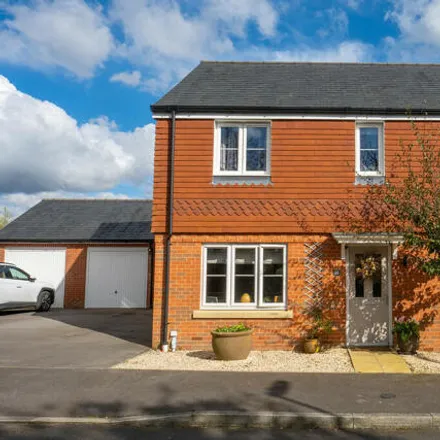Buy this 4 bed house on Larcombe Road in Petersfield, GU32 3LS