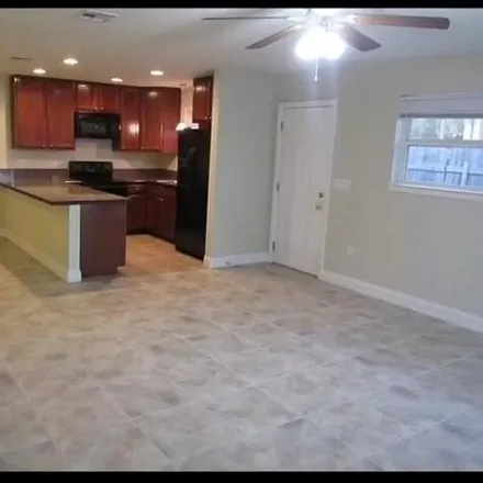Rent this 3 bed house on 427 39th Street in Lakeview, New Orleans