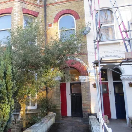 Image 3 - 12 Lunham Road, London, SE19 1AA, United Kingdom - Apartment for rent