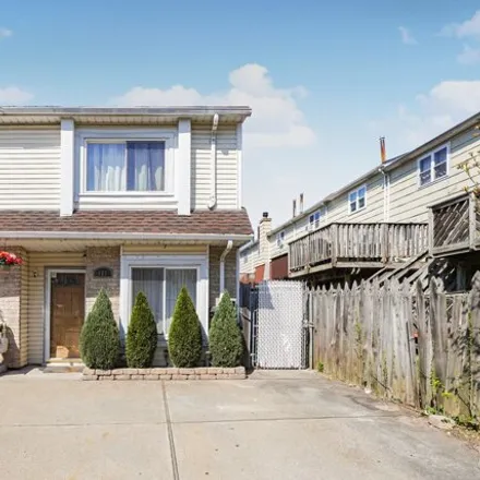 Buy this 2 bed house on 101 Benjamin Drive in New York, NY 10303