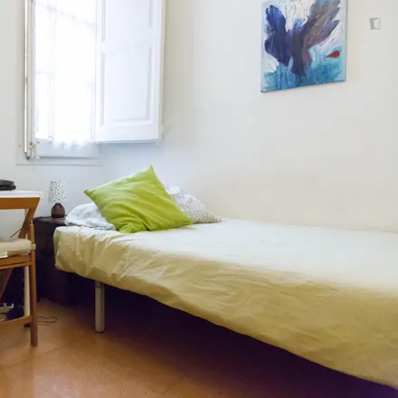 Rent this 3 bed room on Carrer d'Aribau in 21, 08001 Barcelona