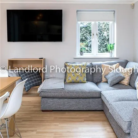 Image 2 - 2 Broomfield, Guildford, GU2 8LH, United Kingdom - House for rent