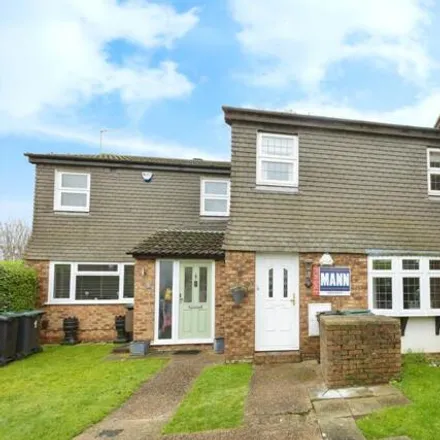 Buy this 3 bed townhouse on The Glades in Gravesend, DA12 5ES