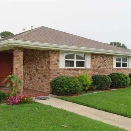 Rent this 2 bed house on 1217 Richland Avenue in Metairie, LA 70001