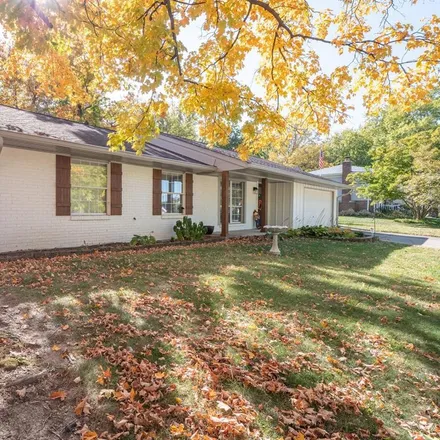 Image 2 - 5917 Lakeland Drive, Indianapolis, IN 46220, USA - House for sale