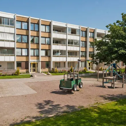 Rent this 5 bed apartment on Magistratsvägen 37c in 226 43 Lund, Sweden