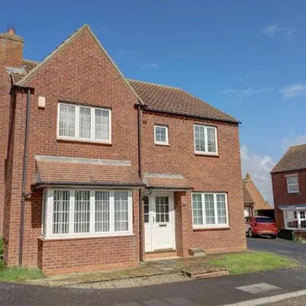 Buy this 4 bed house on Castle Road in Whitby, YO21 3SL