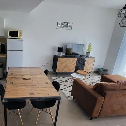 Image 2 - 84170 Monteux, France - Apartment for rent