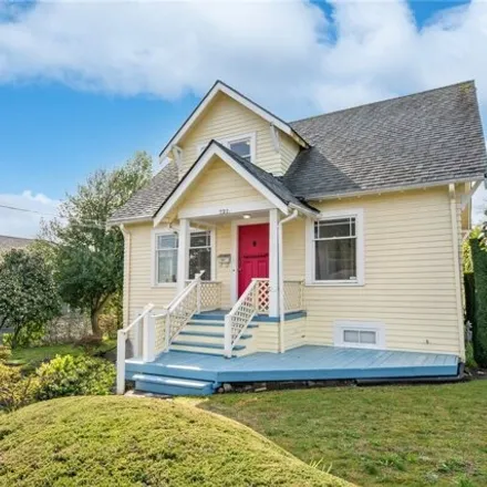 Buy this 3 bed house on 721 North 97th Street in Seattle, WA 98103